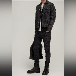 Lifted anchors engraved rose jeans